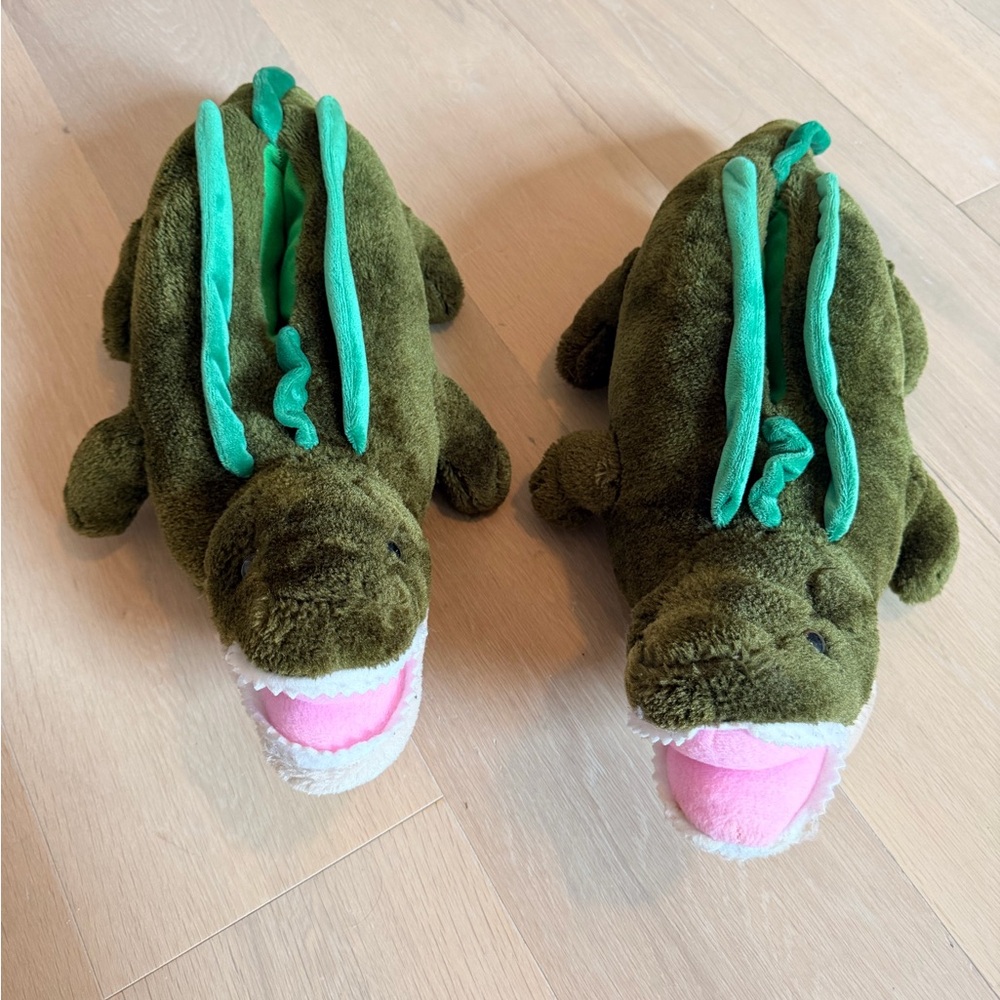 Plush Green Alligator Men’s Slip-On Slippers